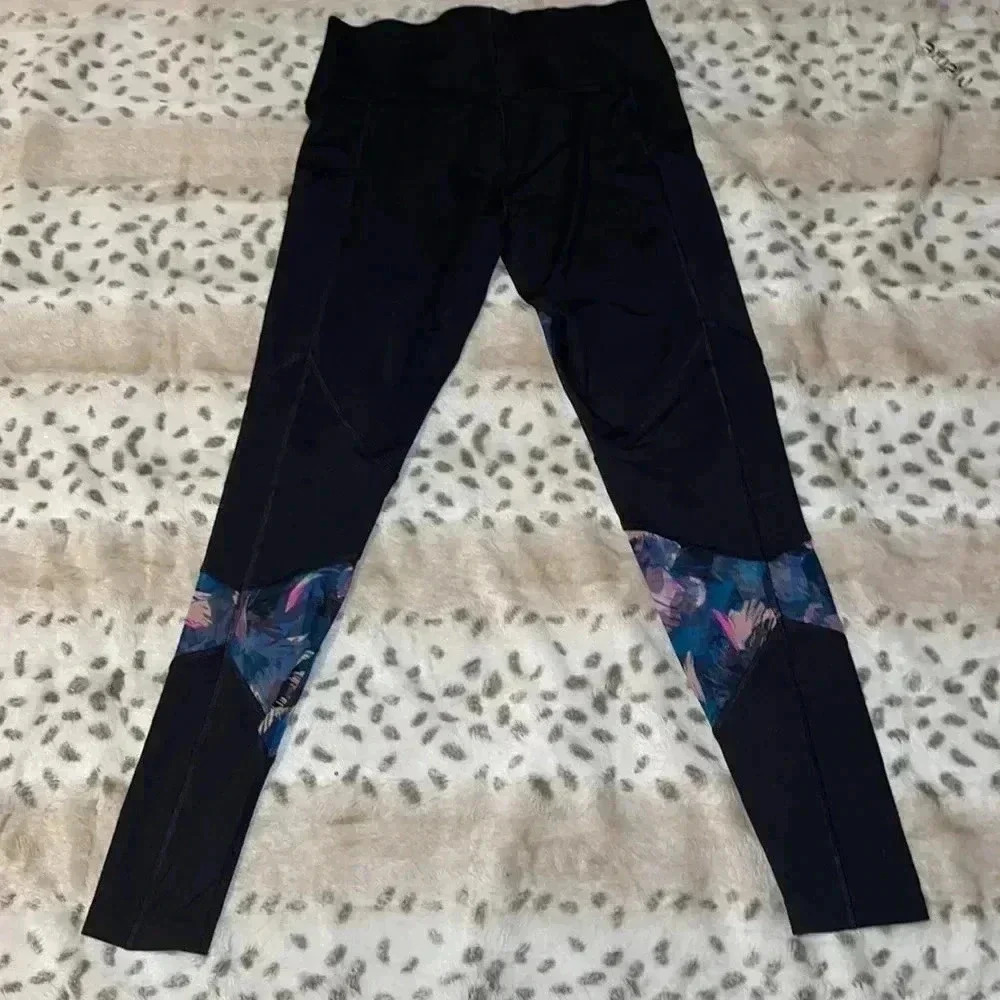 Women’s Pink Leggings - Picture 2 of 4